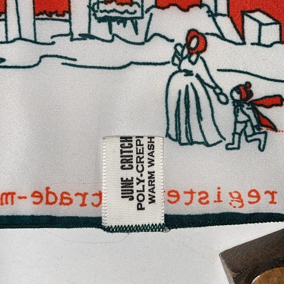 🆕RARE Vintage 1977 Coca-Cola Christmas Poly-Crepe-De-Chine Square Scarf - Picture 8 of 8